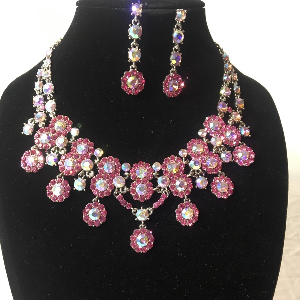 Pink rhinestone neckace and earrings set